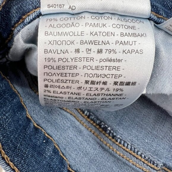 Levi's Women's Mid Length Distressed Denim Shorts Size 32 - Picture 3 of 8